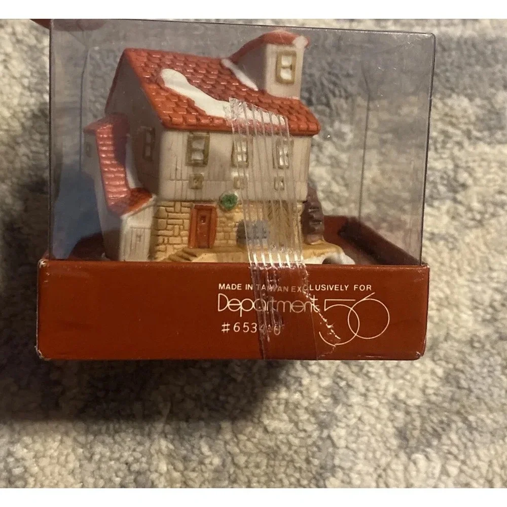Dept. 56 Ornament‎ NEW ENGLAND VILLAGE light Up Ornament
